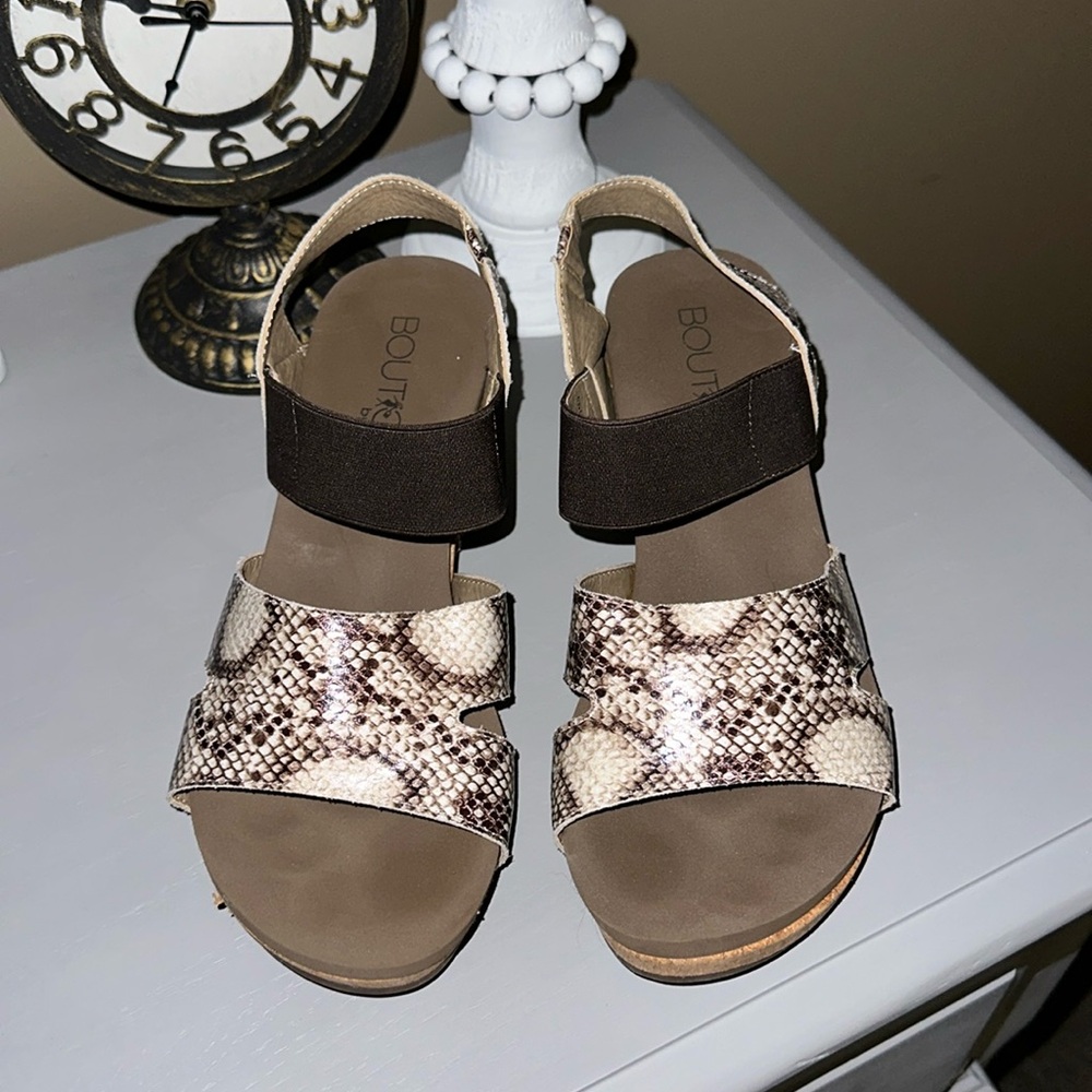 Corkys Boutique Size 9 Wedge Sandal